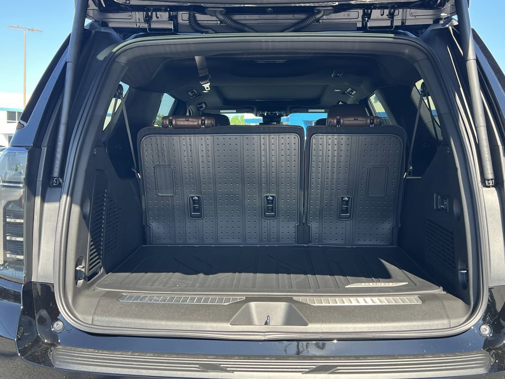 New 2026 Chevrolet Suburban High Country image 21