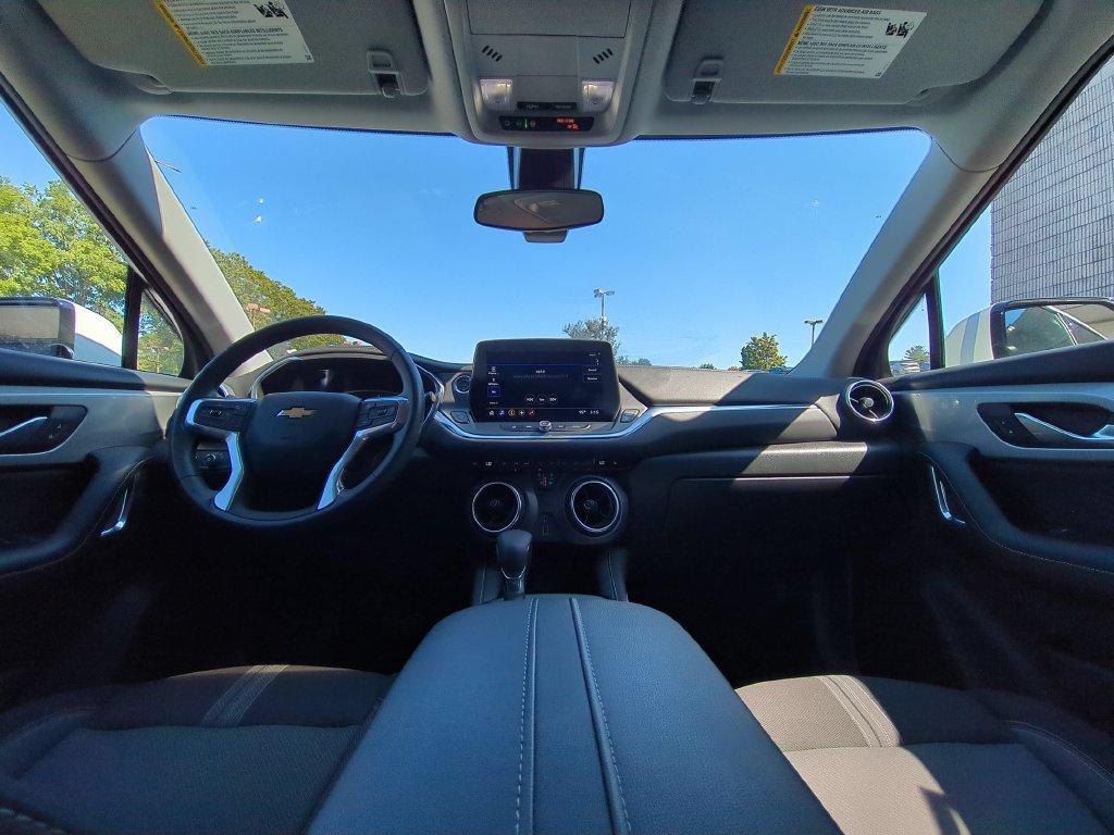 Used 2025 Chevrolet Blazer LT FWD image 26