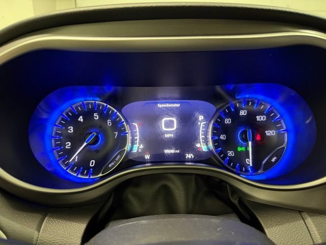 Used 2022 Chrysler Pacifica Touring-L image 15