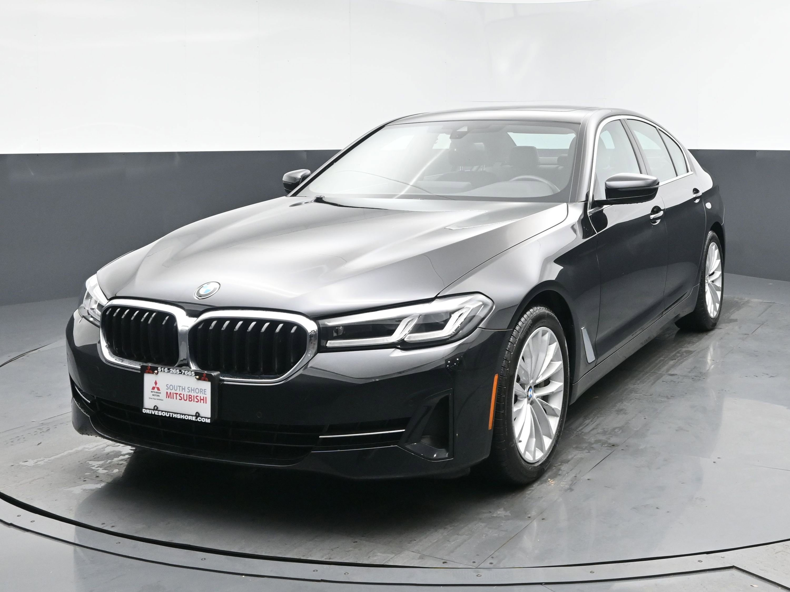 Used 2023 BMW 530i xDrive w/ Convenience Package image 1