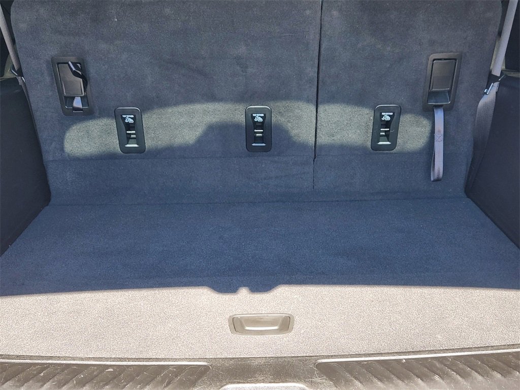 Used 2024 Chevrolet Suburban LT image 33