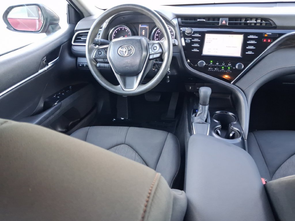 Used 2018 Toyota Camry LE FWD image 15