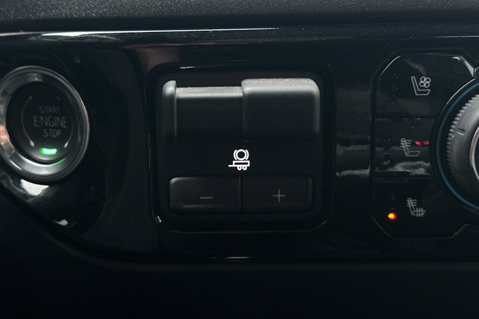 Used 2025 Chevrolet Silverado 1500 ZR2 w/ Technology Package image 27