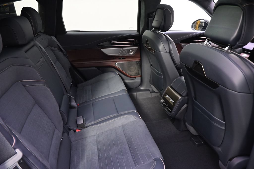 New 2026 Lincoln Nautilus Black Label w/ Jet Appearance Package AWD/4WD image 18