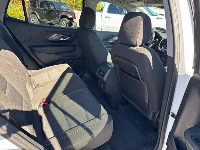 Used 2024 GMC Terrain SLE w/ Driver Convenience Package FWD image 23