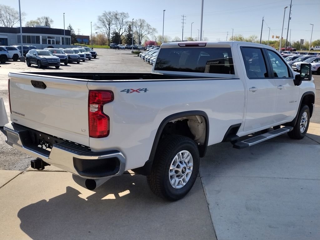 Used 2025 Chevrolet Silverado 2500 LT w/ Convenience Package AWD/4WD image 14