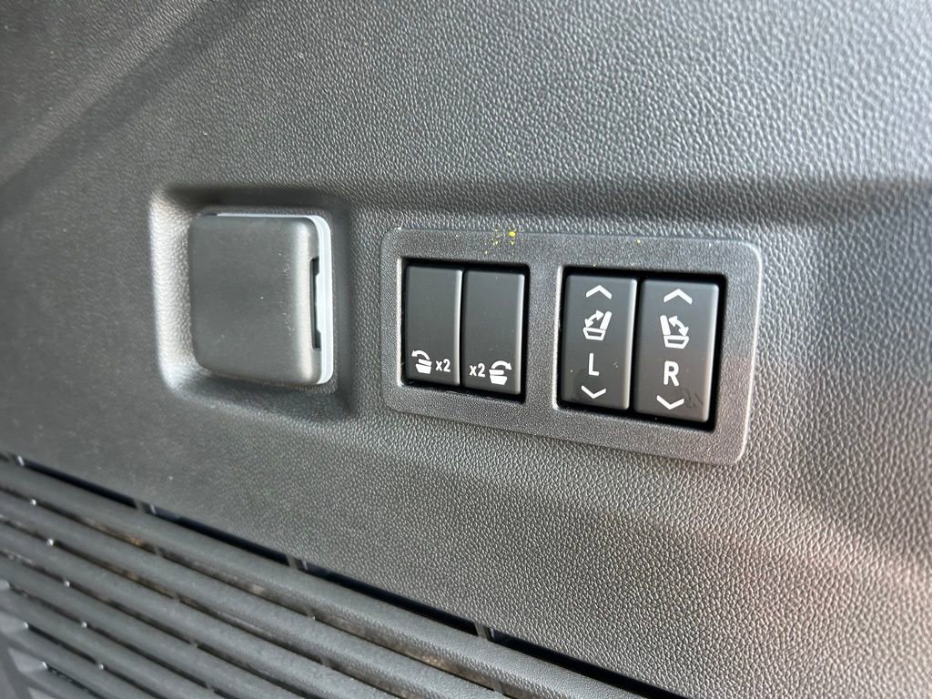 New 2026 GMC Yukon Denali image 43