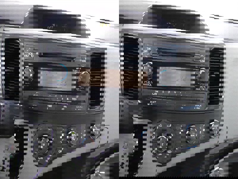 Used 2014 Toyota Sienna L image 11