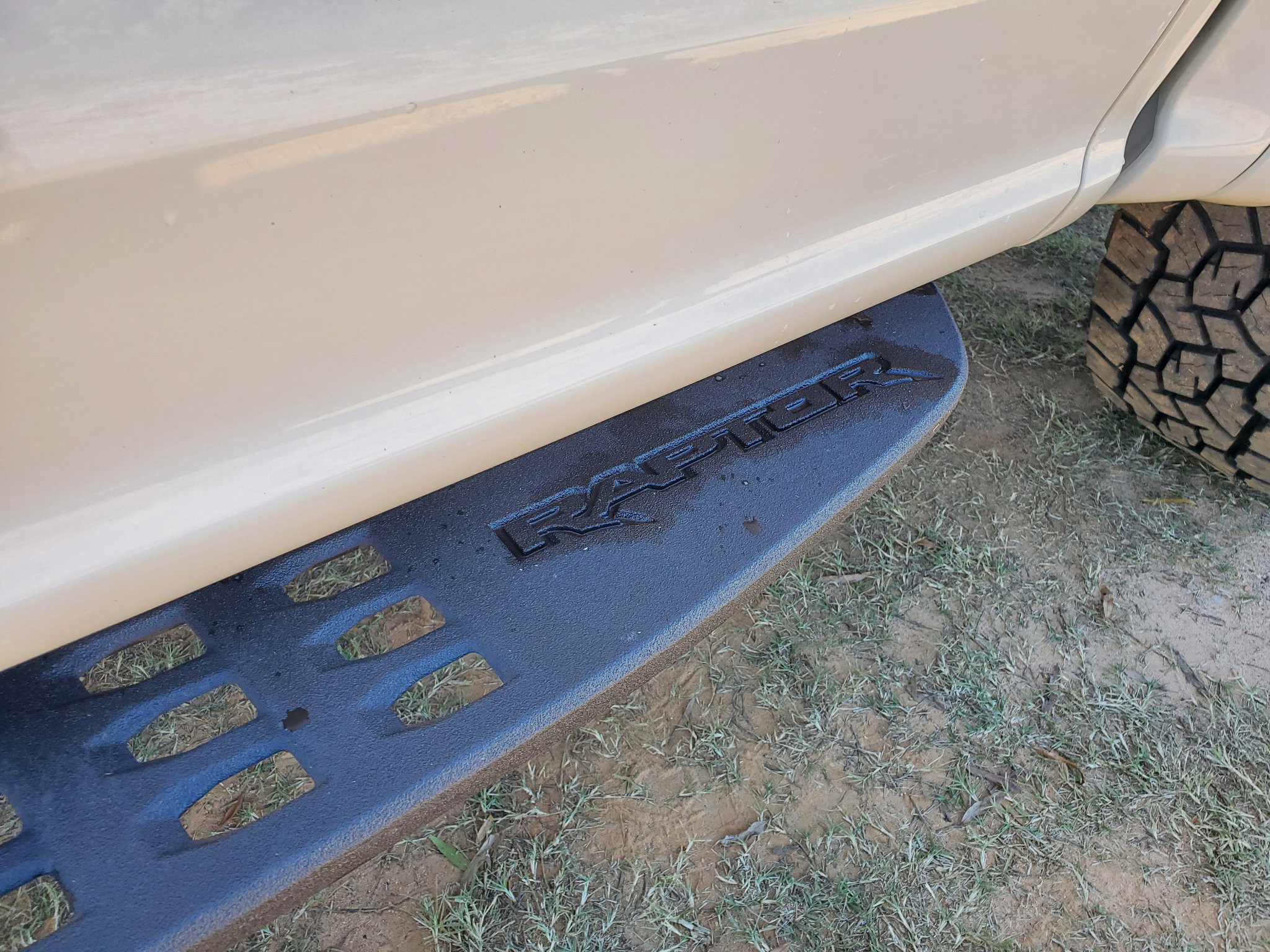 Used 2018 Ford F150 Raptor w/ Equipment Group 801A Mid image 7