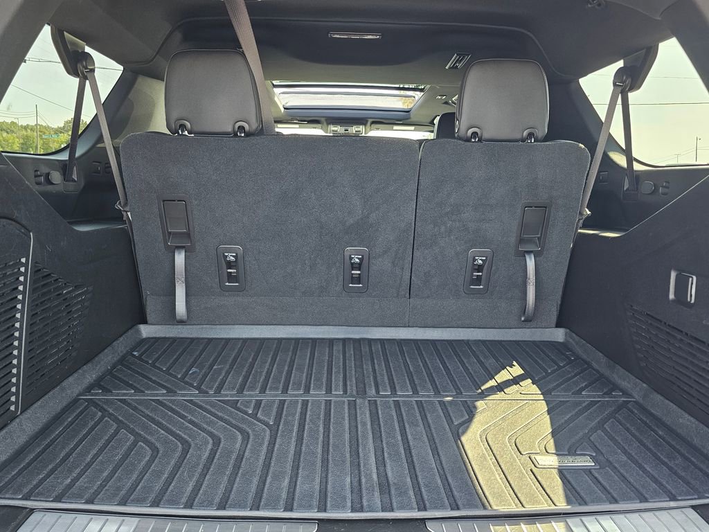 Used 2021 Chevrolet Suburban RST image 36