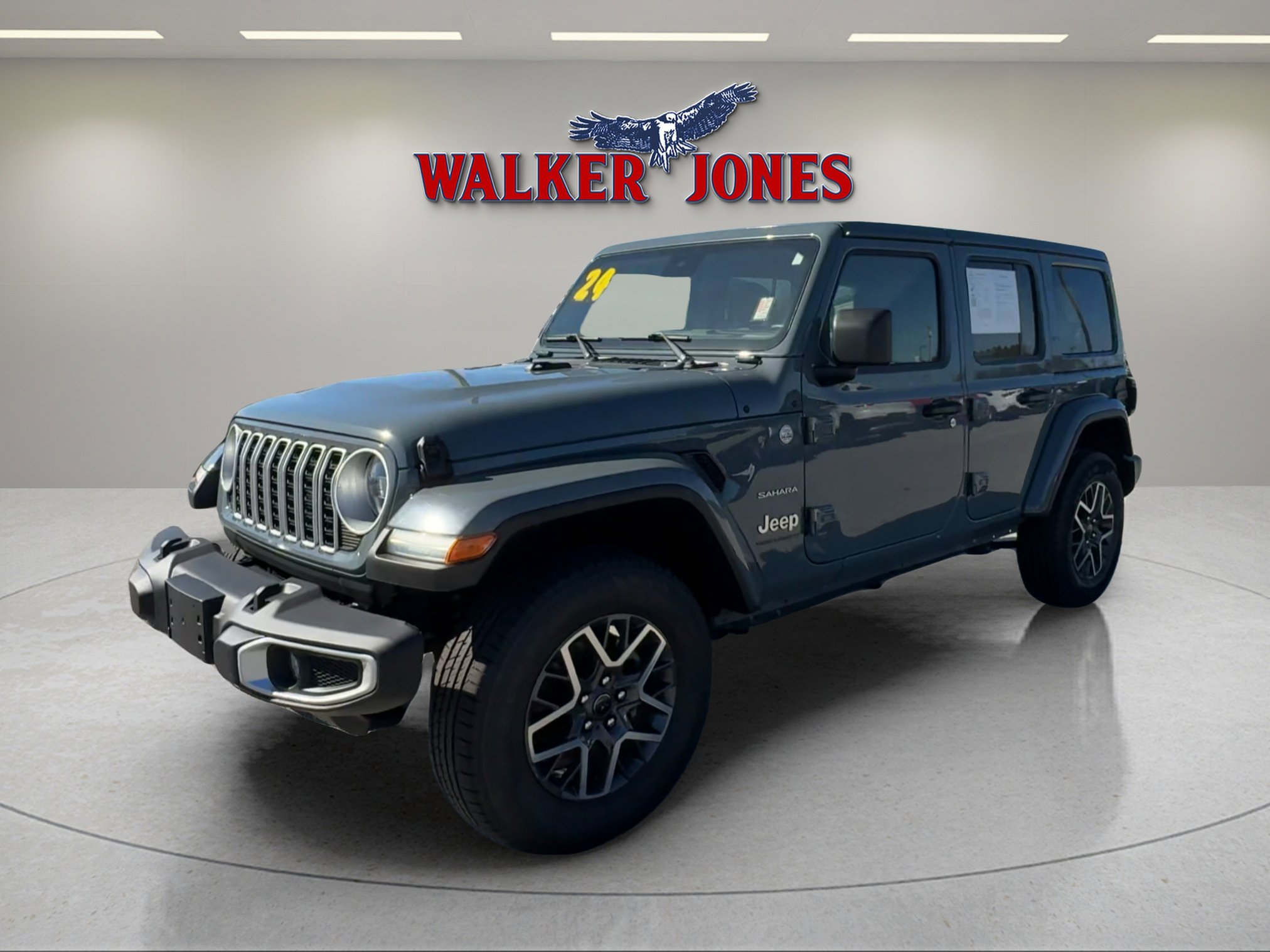 Used 2024 Jeep Wrangler Sahara AWD/4WD image 7