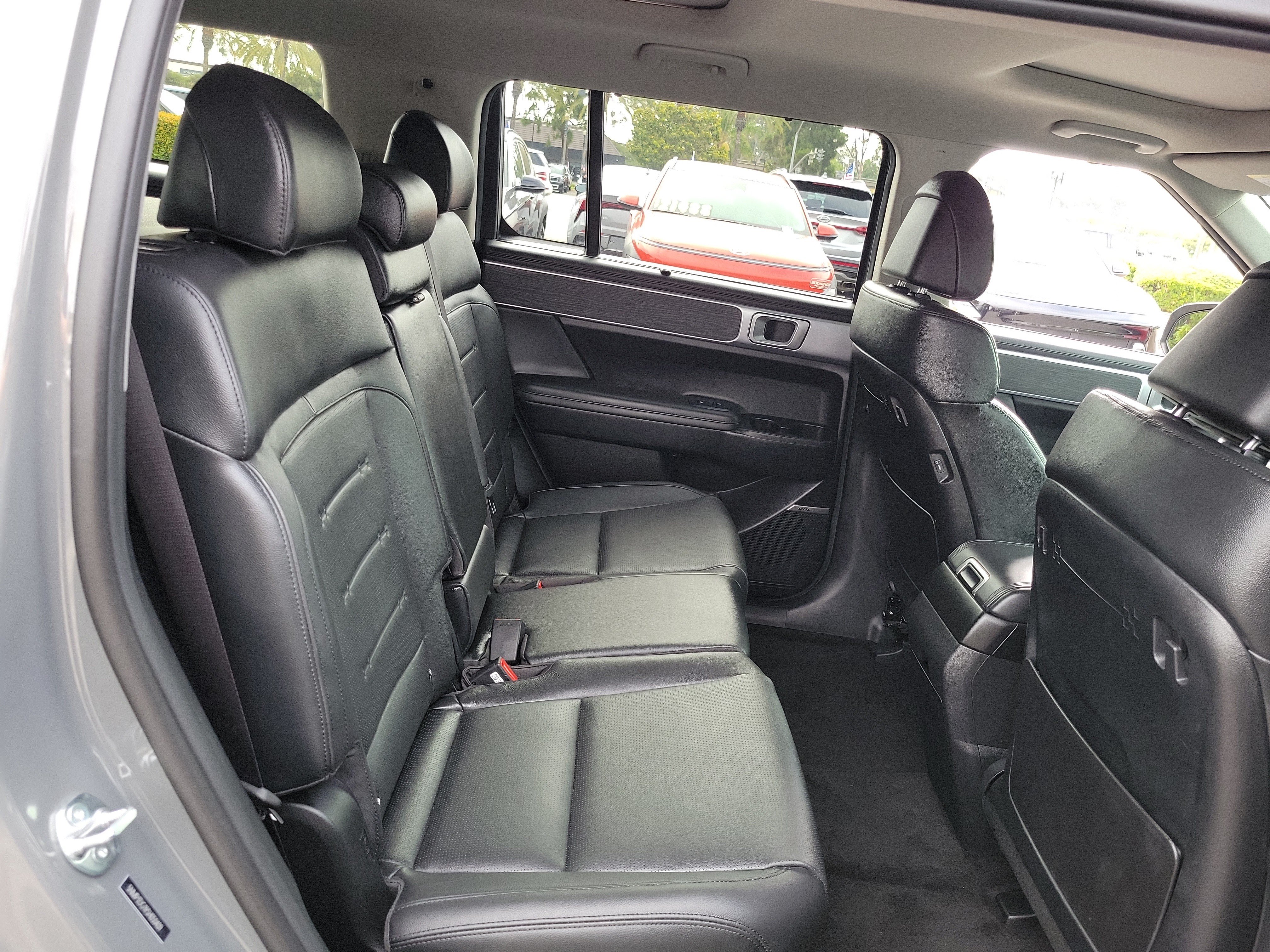 Certified 2025 Hyundai Santa Fe Limited AWD/4WD image 23