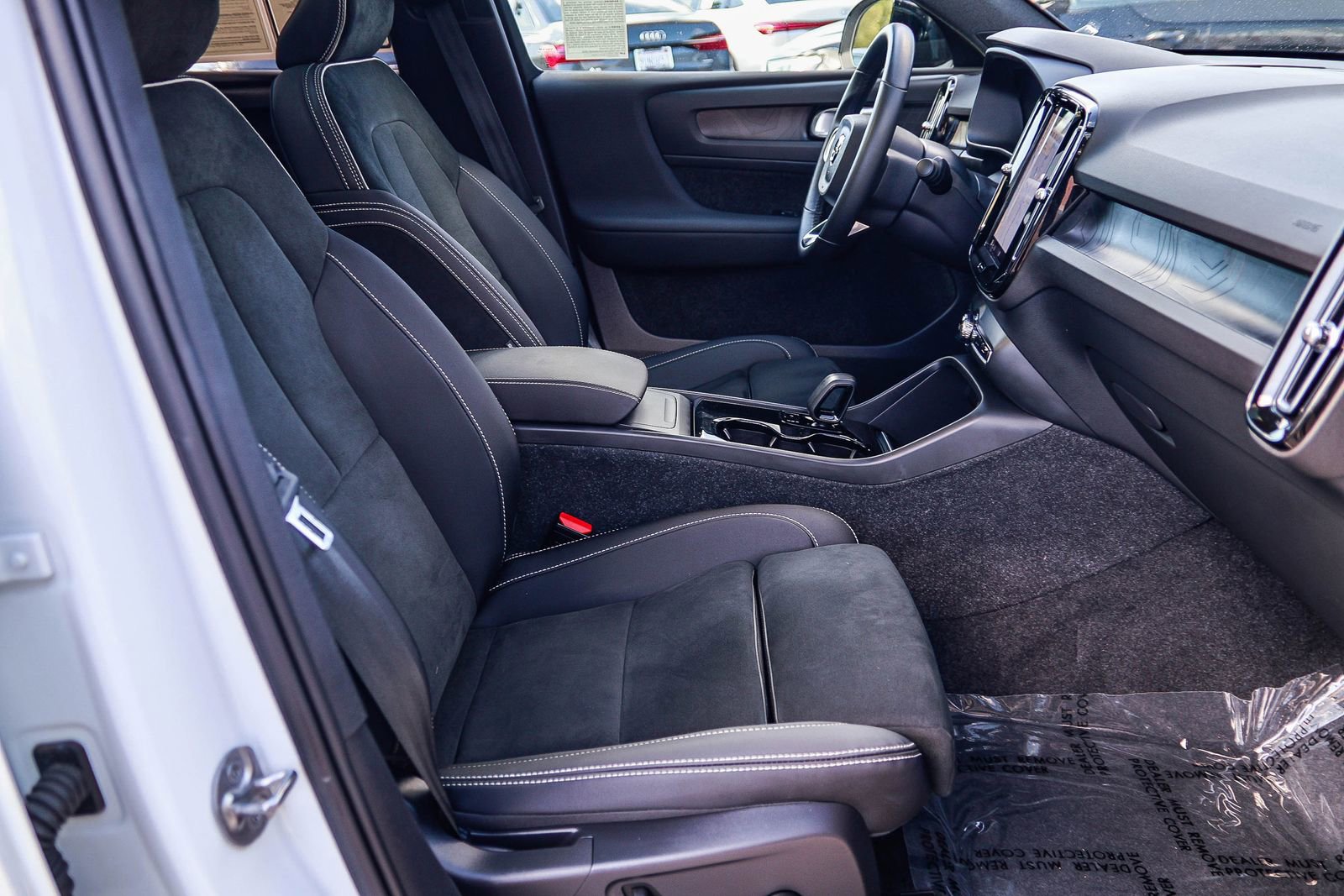 Used 2023 Volvo C40 P8 Recharge Plus image 19