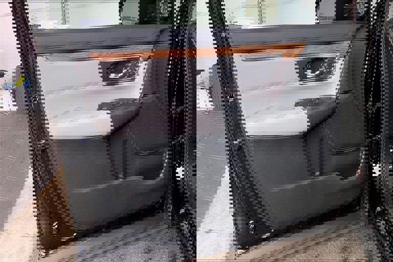 Used 2020 Honda CR-V Touring image 22