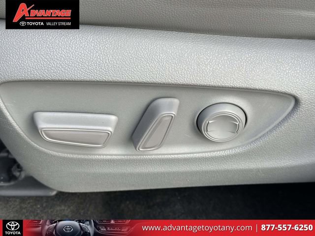 Used 2023 Toyota Highlander XLE AWD/4WD image 23