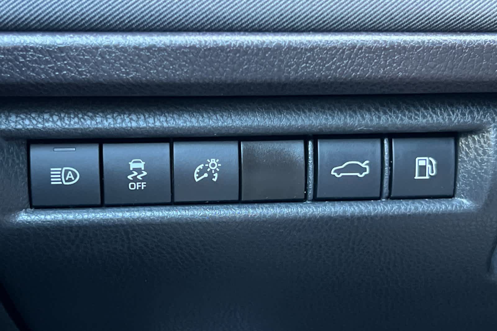 Used 2025 Toyota Camry LE FWD image 29