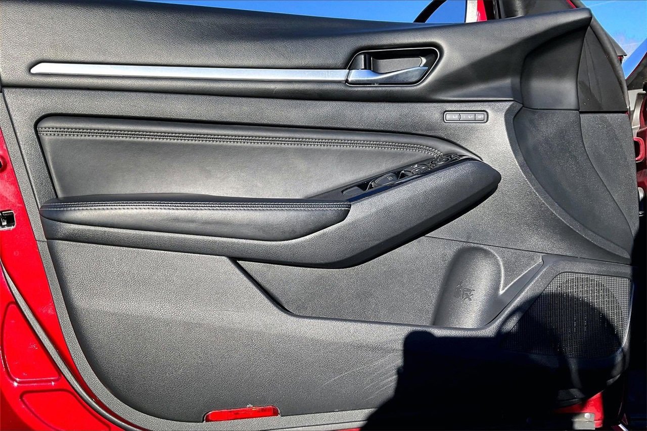 Used 2020 Nissan Altima 2.0 Platinum image 26