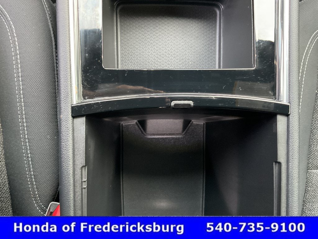 Used 2025 Chevrolet Traverse LT FWD image 39