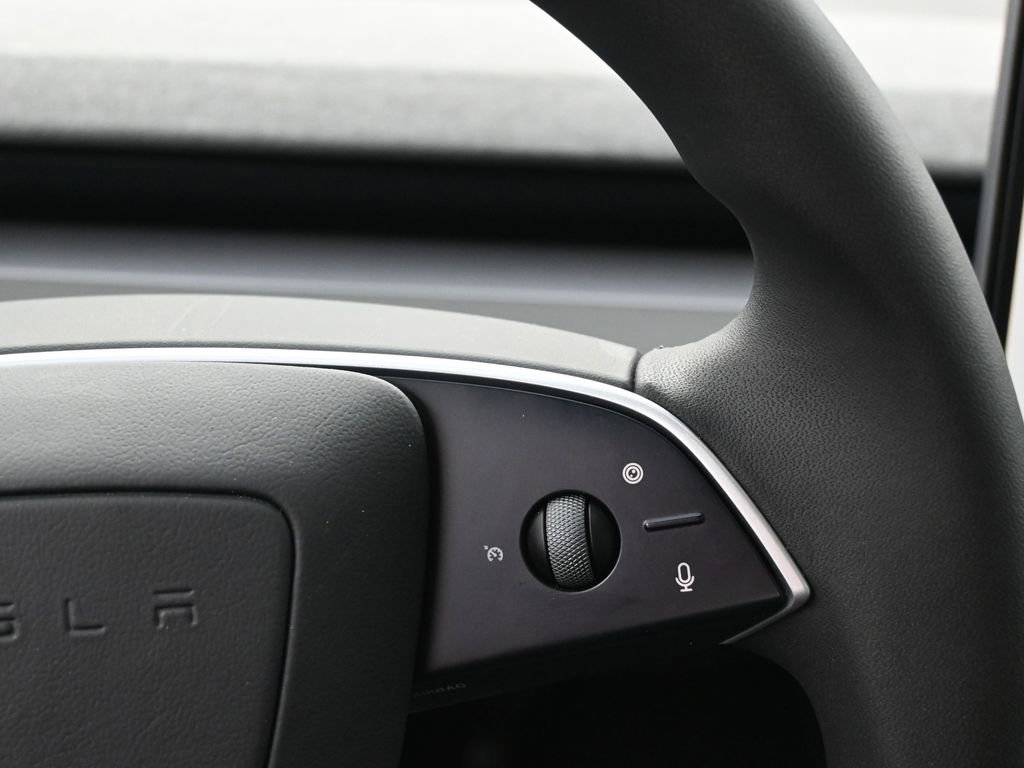 Used 2026 Tesla Model Y Long Range image 18