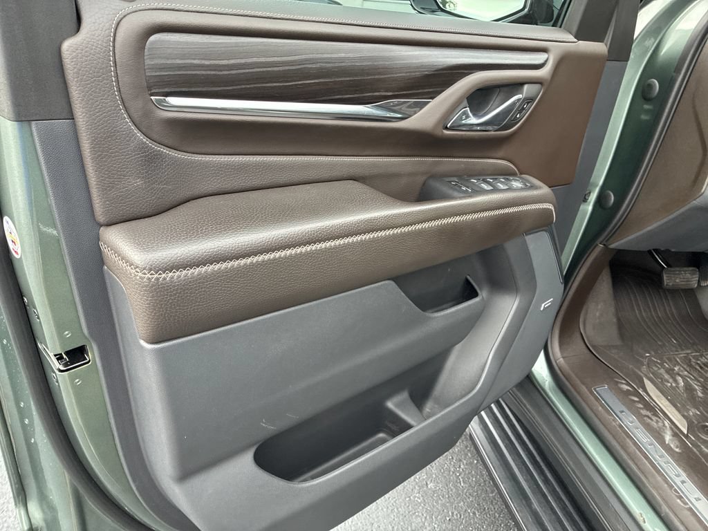 Used 2023 GMC Yukon Denali AWD/4WD image 11