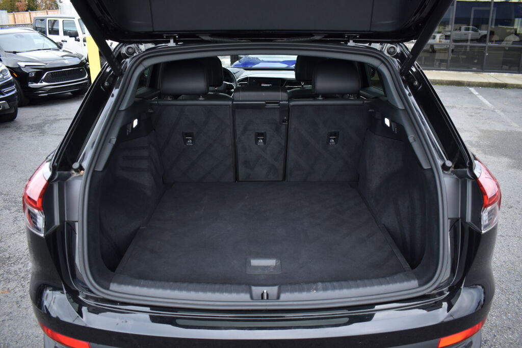 Used 2022 Audi Q4 e-tron Prestige image 30