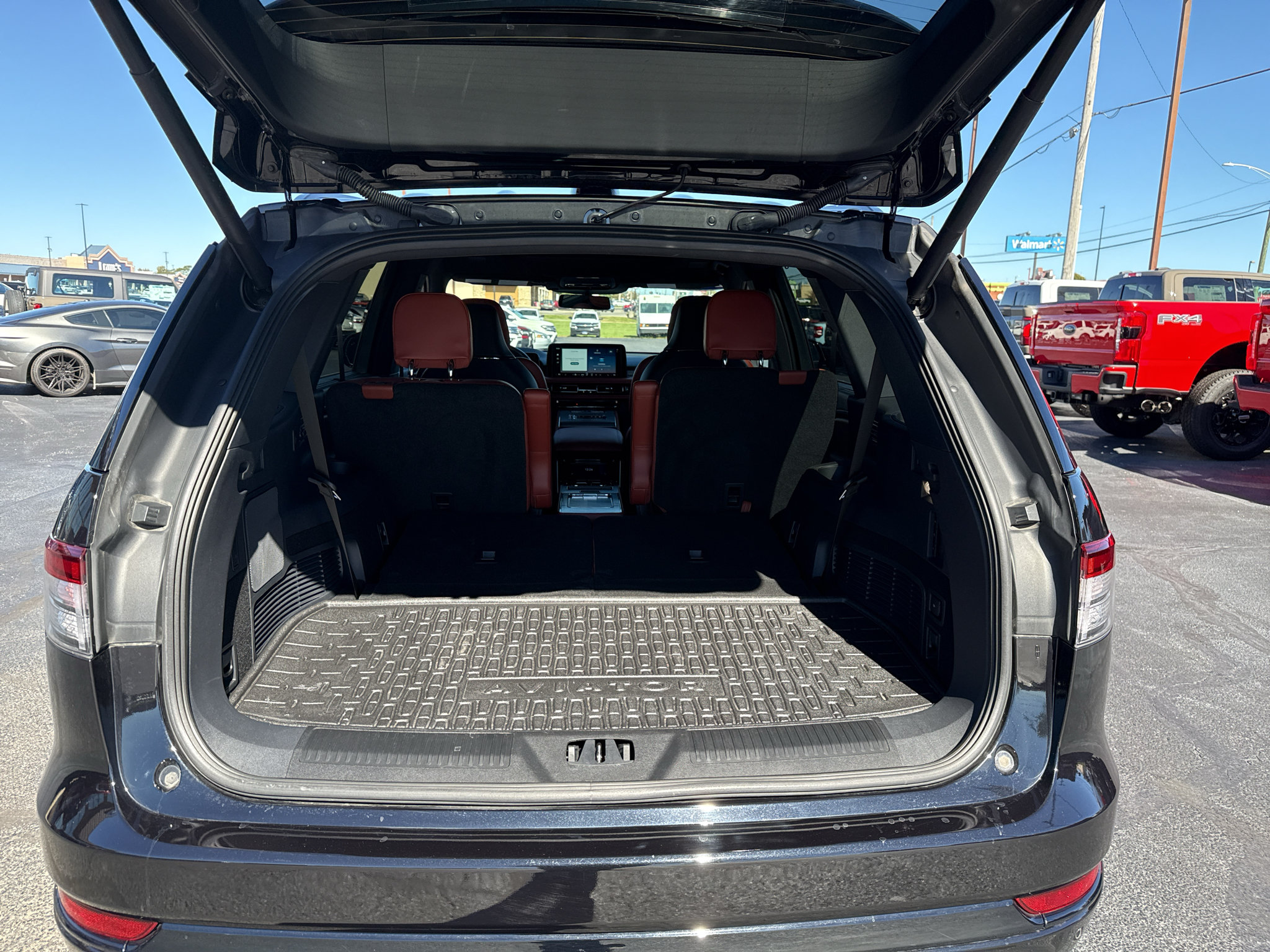 Used 2025 Lincoln Aviator Reserve w/ Equipment Group 201A AWD/4WD image 28