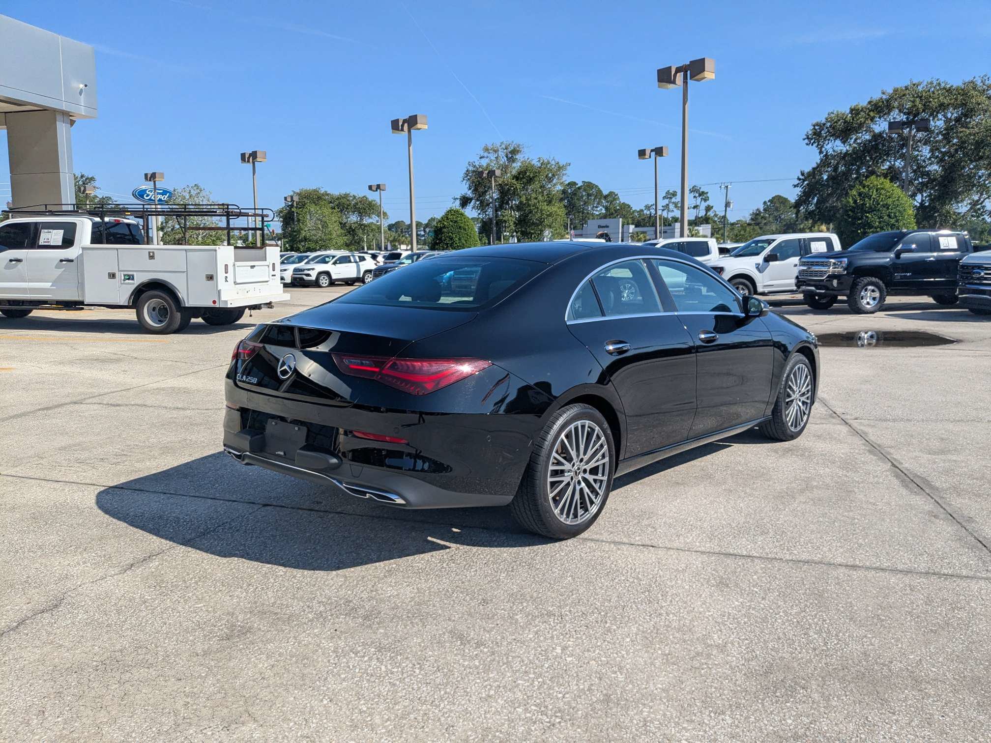 Used 2025 Mercedes-Benz CLA 250 image 4