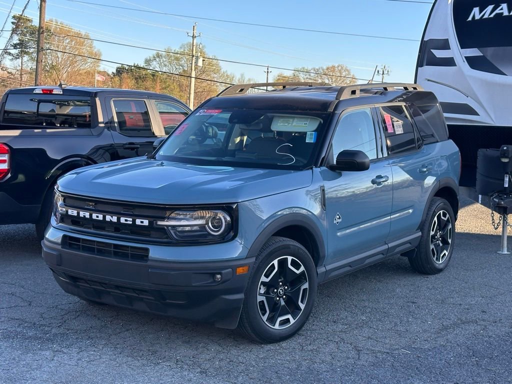 Used 2023 Ford Bronco Sport Outer Banks image 2