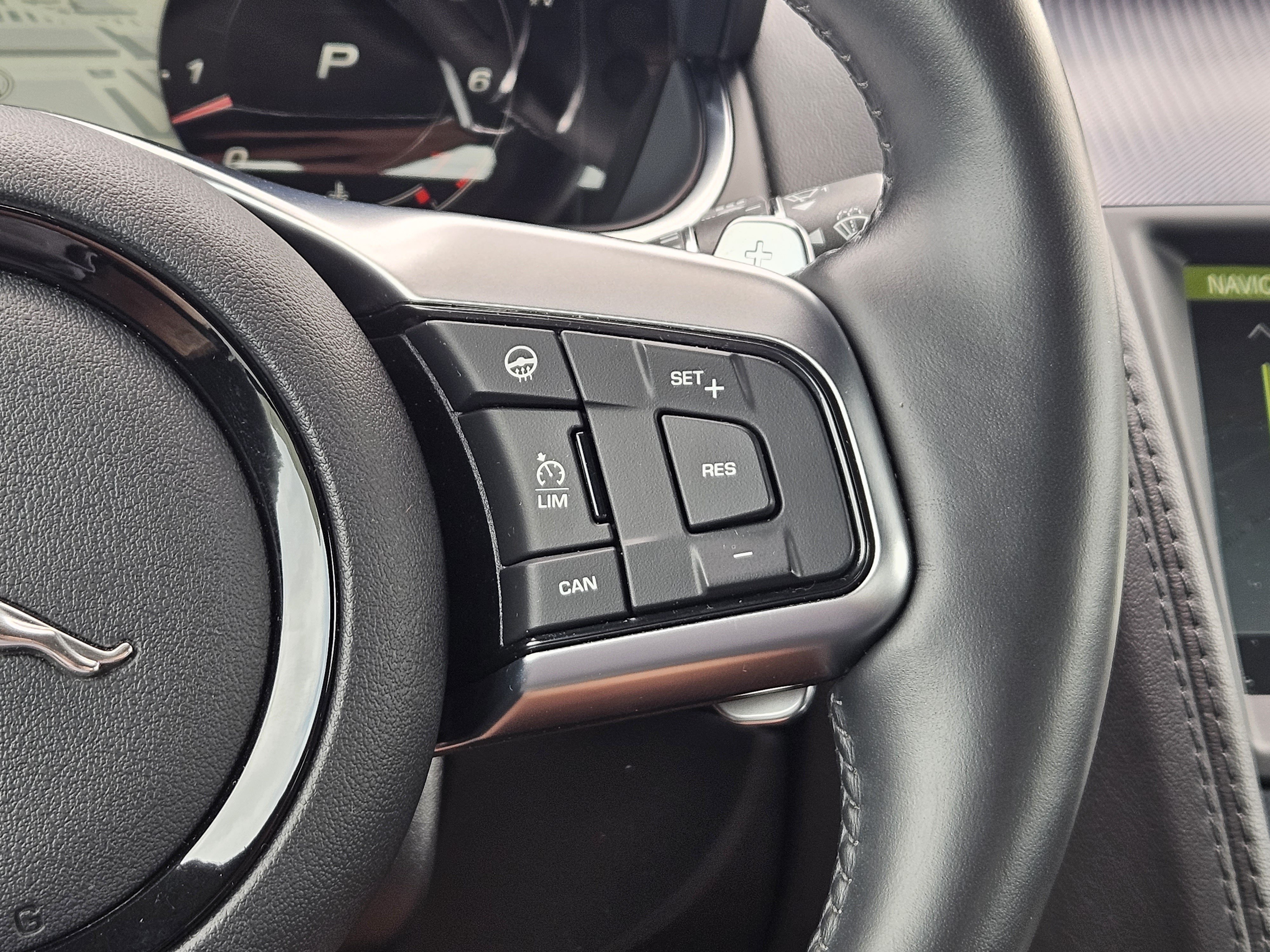 Used 2024 Jaguar F-TYPE R-Dynamic RWD image 29