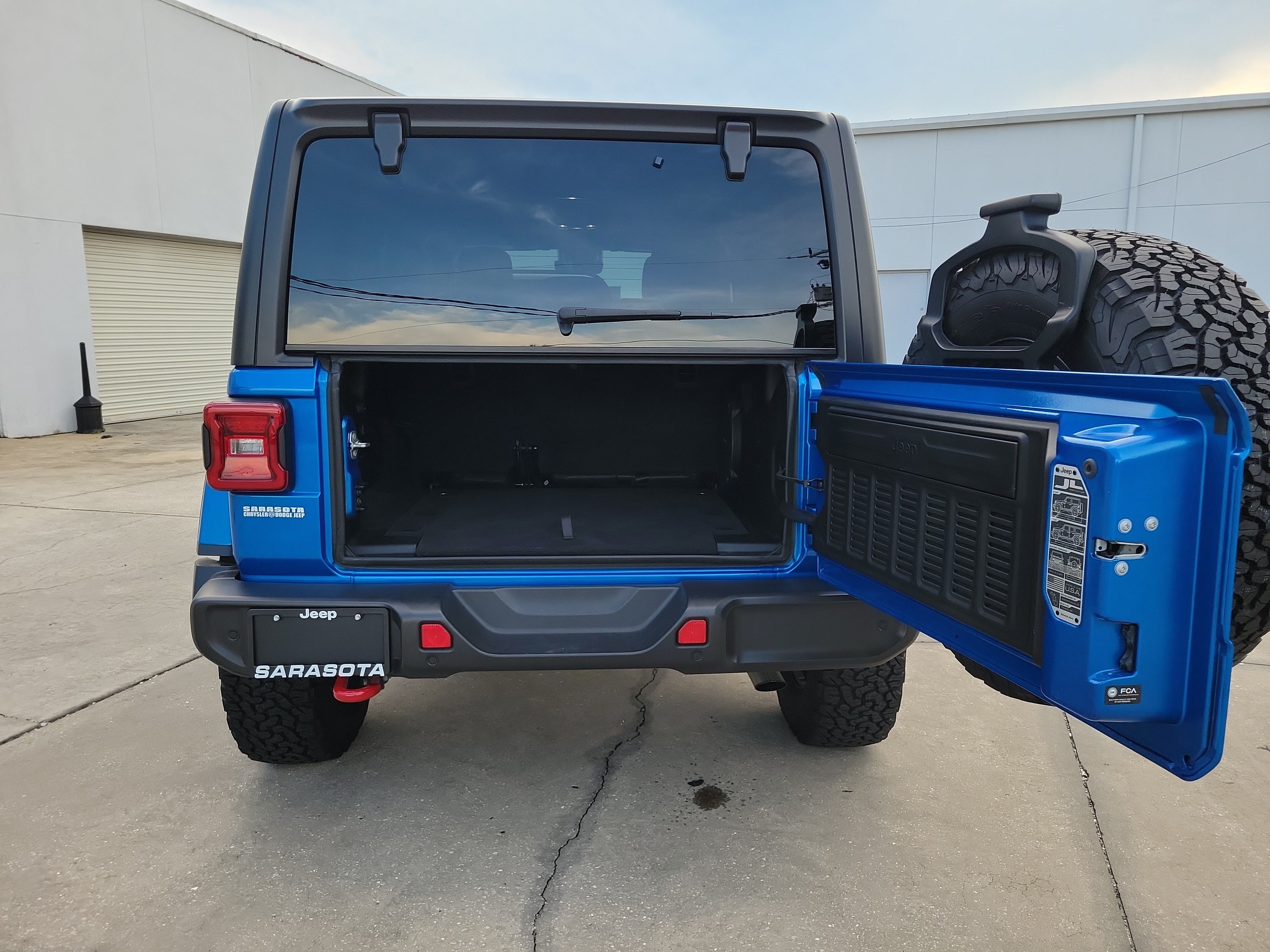 Used 2021 Jeep Wrangler Unlimited Rubicon AWD/4WD image 10