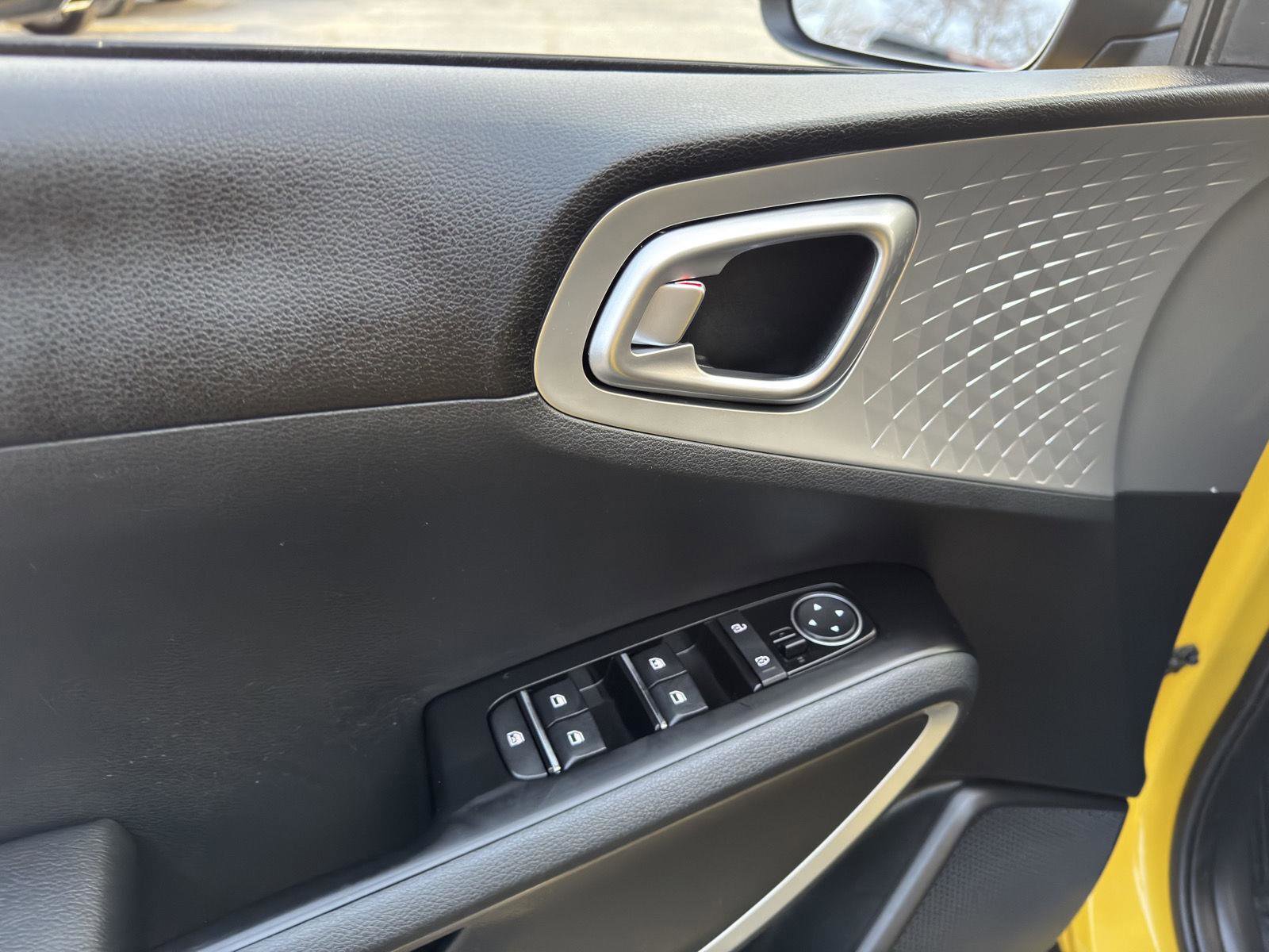 Used 2020 Kia Soul LX FWD image 15