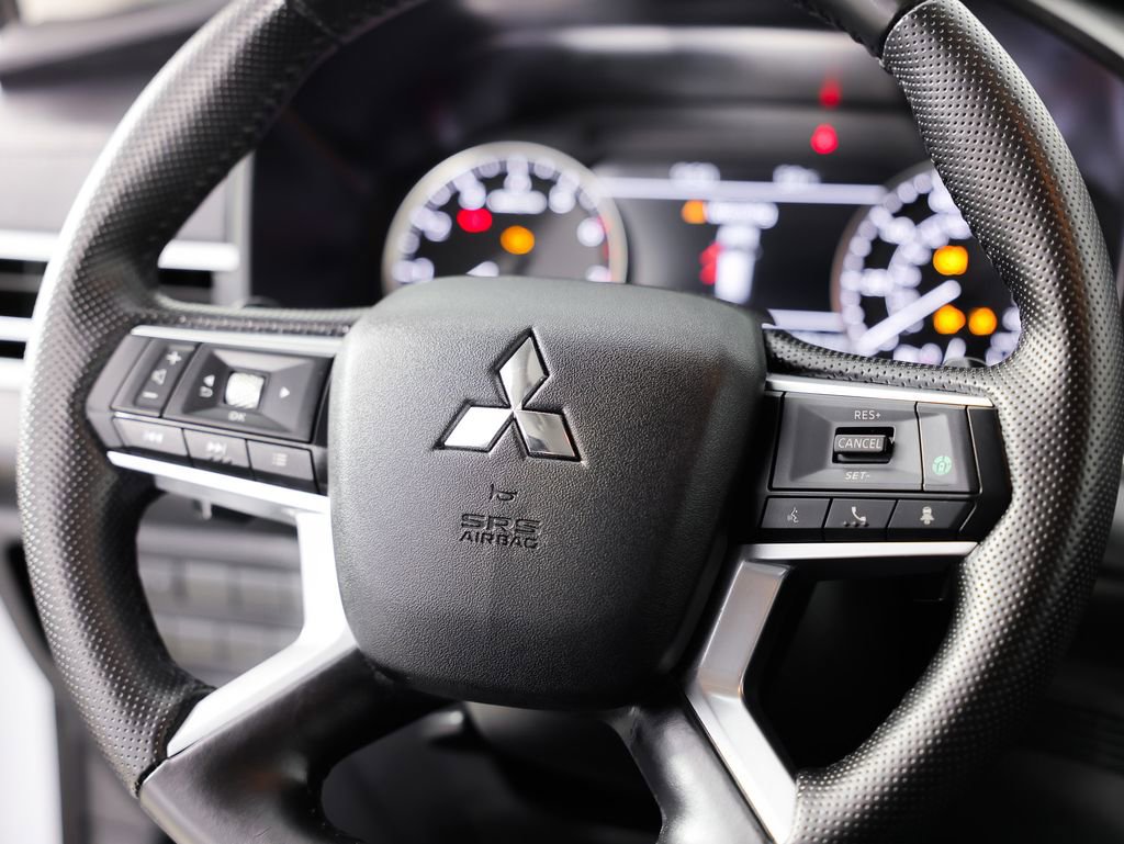 Used 2024 Mitsubishi Outlander SE image 20
