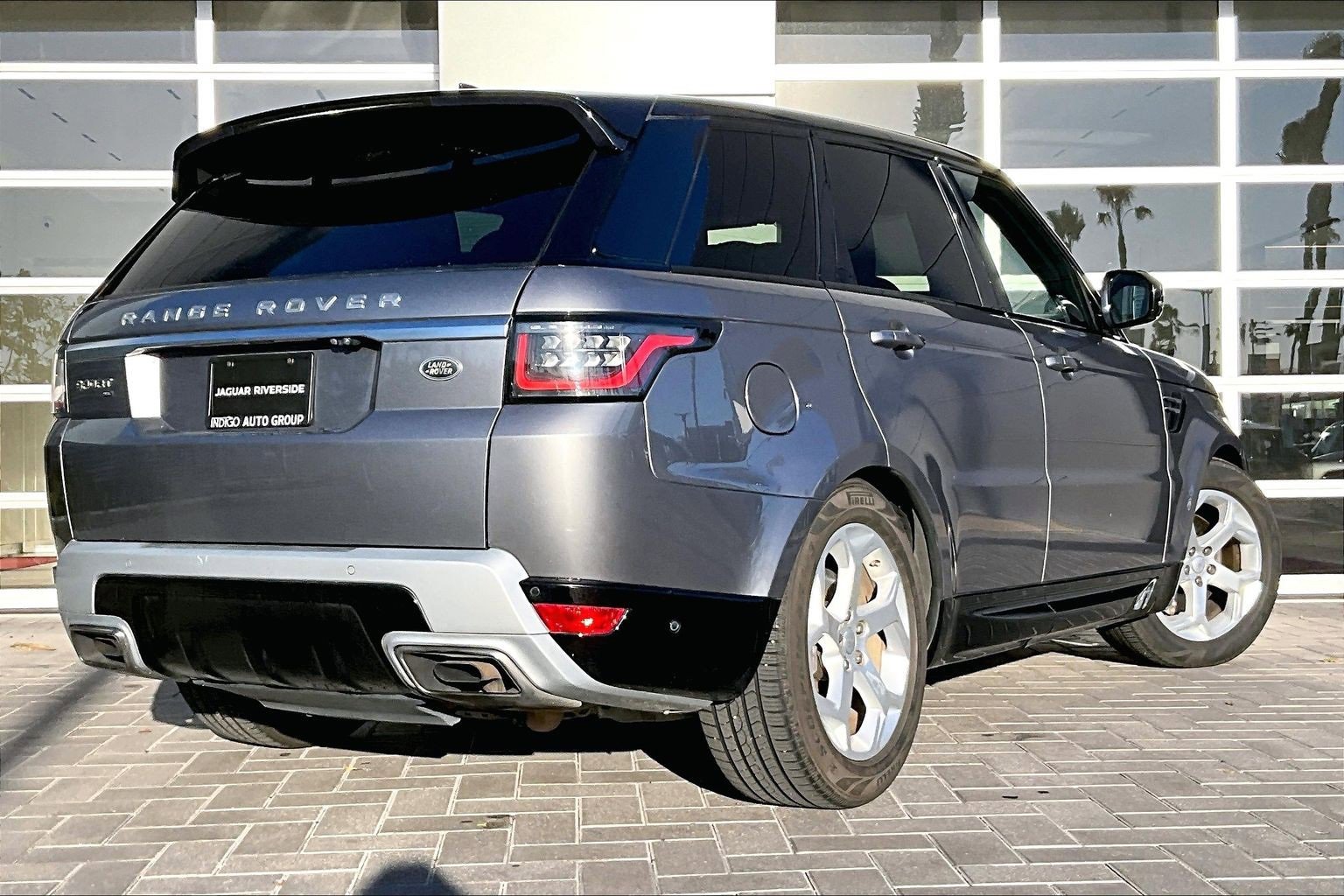 Used 2020 Land Rover Range Rover Sport HSE image 13
