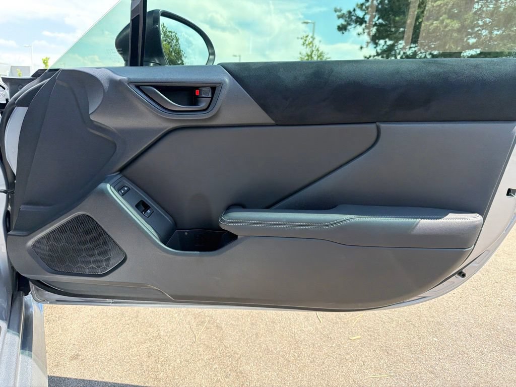 Used 2025 Toyota GR86 Premium w/ ALL Weather Mat Package (TMS) RWD image 10