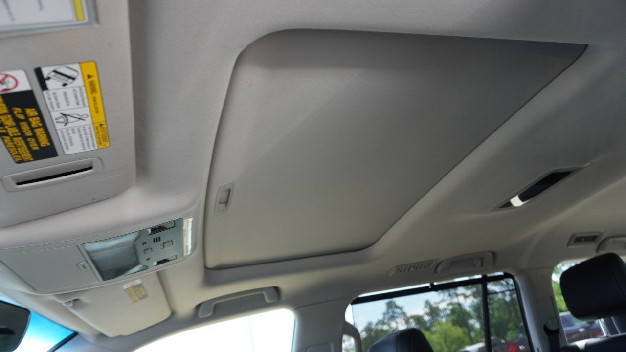 Used 2020 Lexus LX 570 4WD w/ Luxury Package image 13