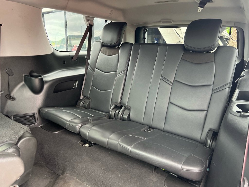 Used 2020 Cadillac Escalade ESV Luxury AWD/4WD image 16