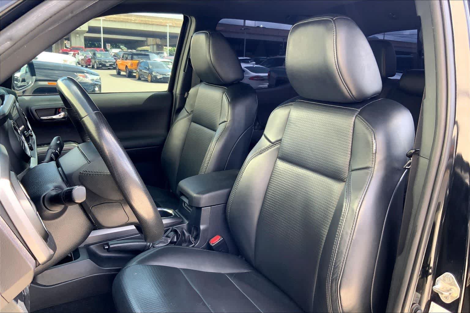 Used 2019 Toyota Tacoma 2WD Double Cab image 11