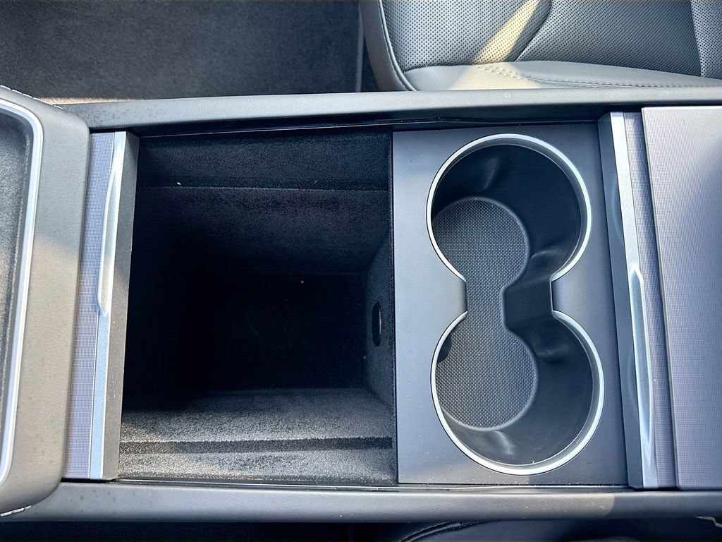 Used 2026 Tesla Model Y 2WD image 25