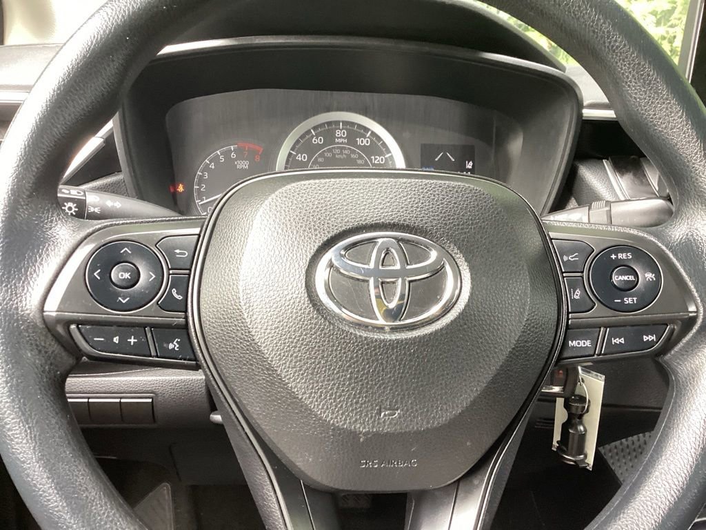 Used 2022 Toyota Corolla LE FWD image 17