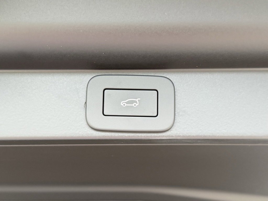 New 2025 Land Rover Range Rover Long Wheelbase SE image 38