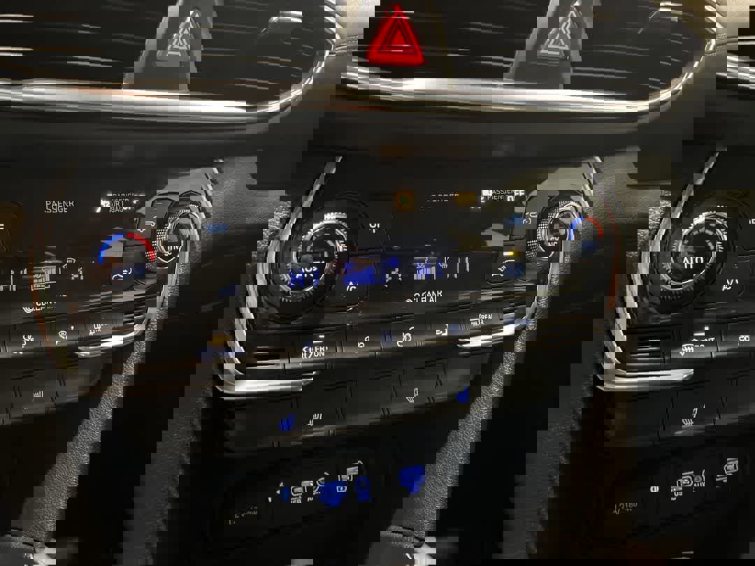 Used 2020 Hyundai Santa Fe SEL image 18