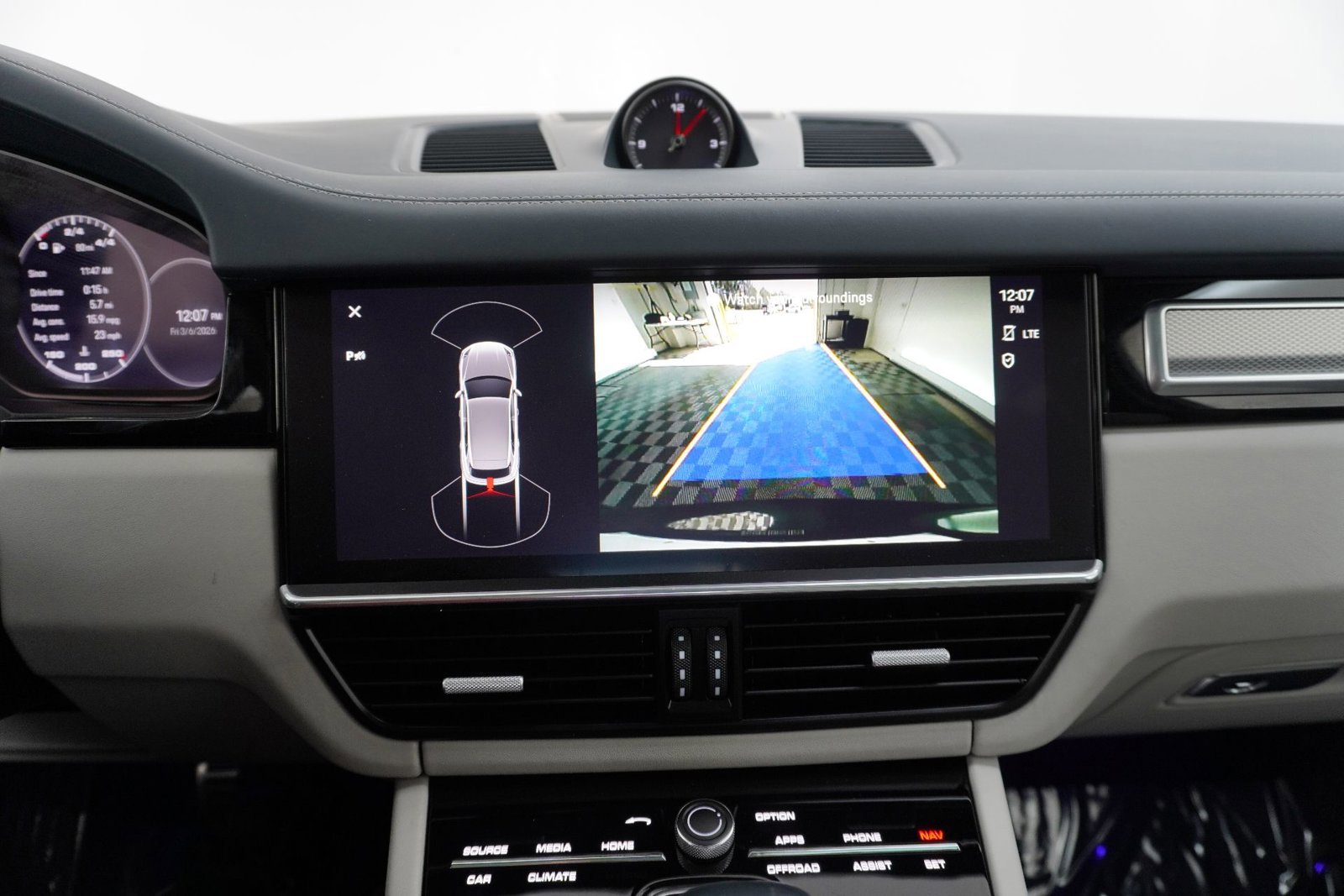 Certified 2023 Porsche Cayenne S image 28