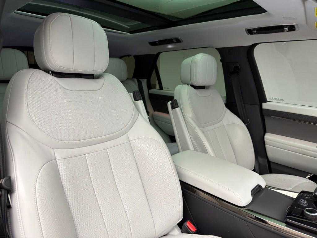 Used 2023 Land Rover Range Rover Sport SE image 6