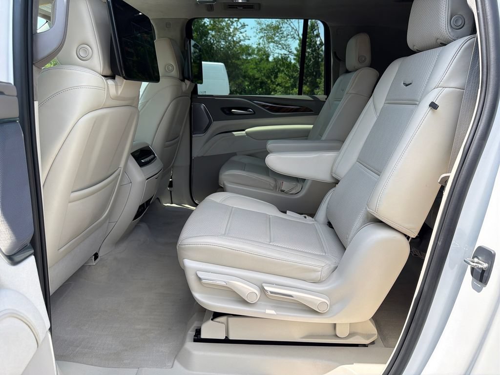 Certified 2023 Cadillac Escalade ESV Sport Platinum w/ LPO, ONYX Package AWD/4WD image 11