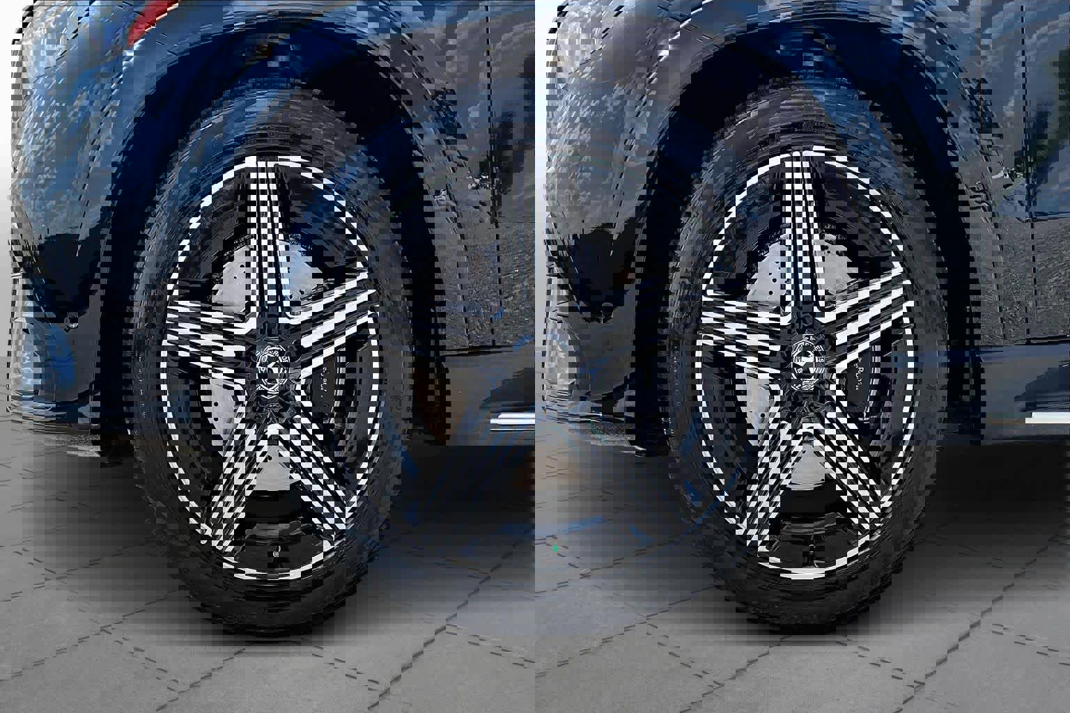 Used 2024 Mercedes-Benz GLE 350 4MATIC image 11