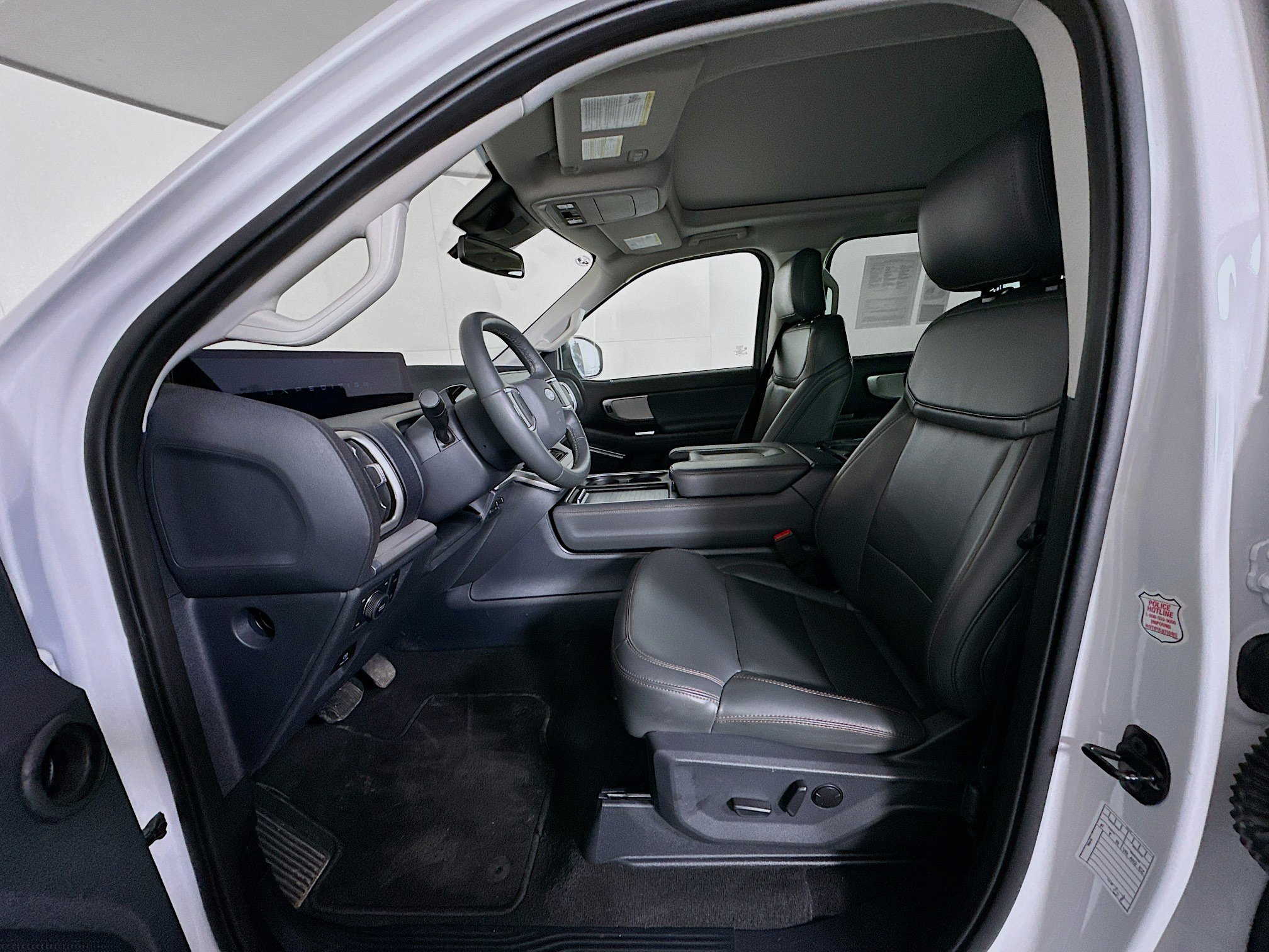 Used 2025 Ford Expedition Active image 13