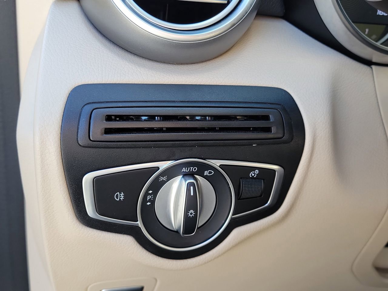 Certified 2021 Mercedes-Benz GLC 300 image 28