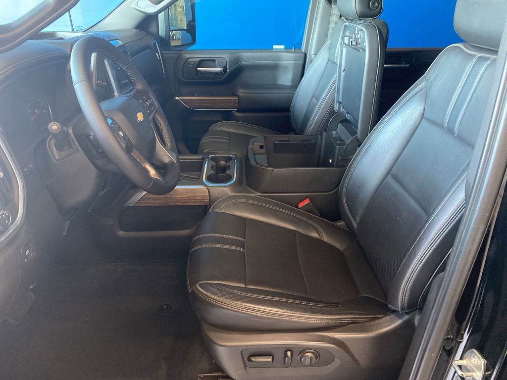 Used 2021 Chevrolet Silverado 3500 High Country w/ Technology Package image 9