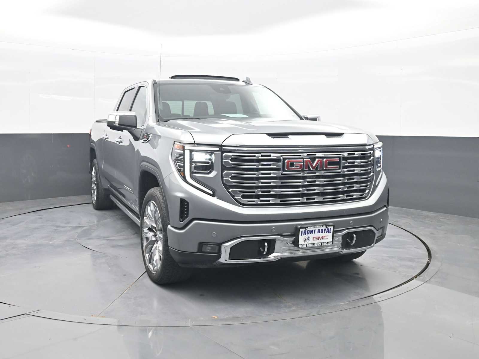 Used 2024 GMC Sierra 1500 Denali w/ Denali Reserve Package AWD/4WD image 2