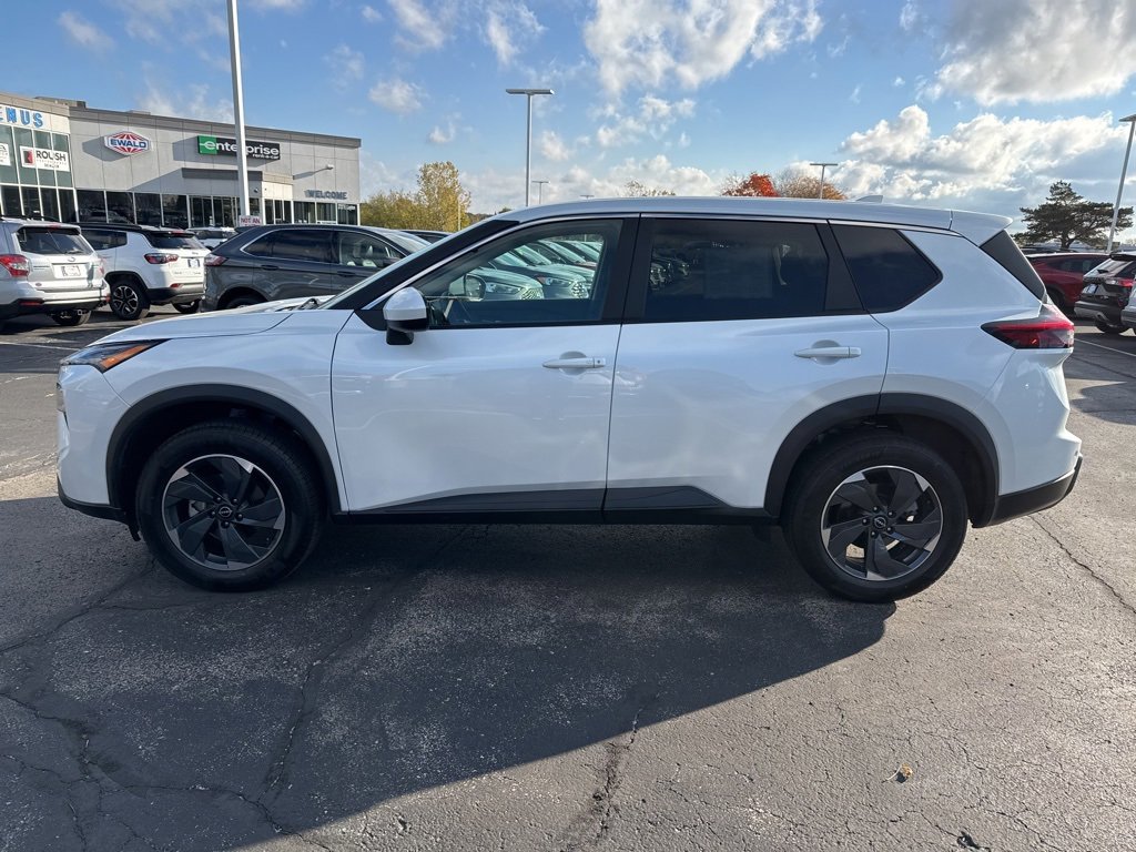 Used 2024 Nissan Rogue SV image 13